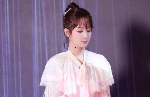 张一山娱乐吃瓜是真的吗,真相揭秘